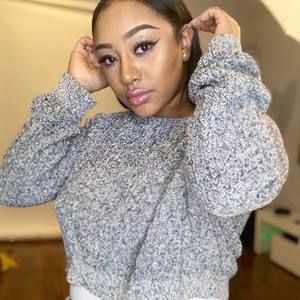 Meet your Posher, Latoya